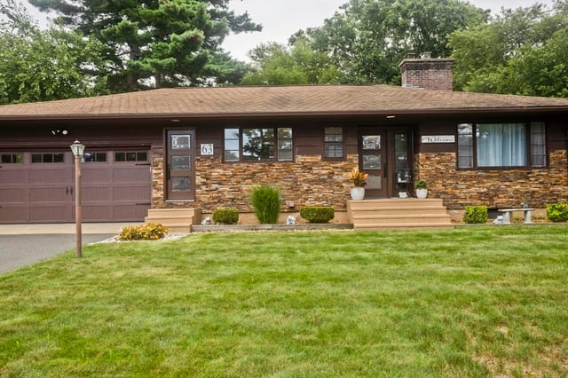 3-bed Single Family at 63 Pine Acre Rd, Springfield