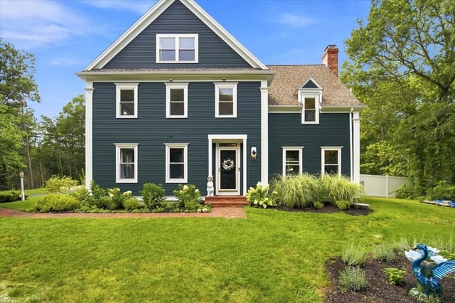 4-bed Single Family at 31 Quaker Village Ln, Sandwich
