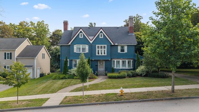 4-bed Single Family at 25 Kenwood Ave, Worcester