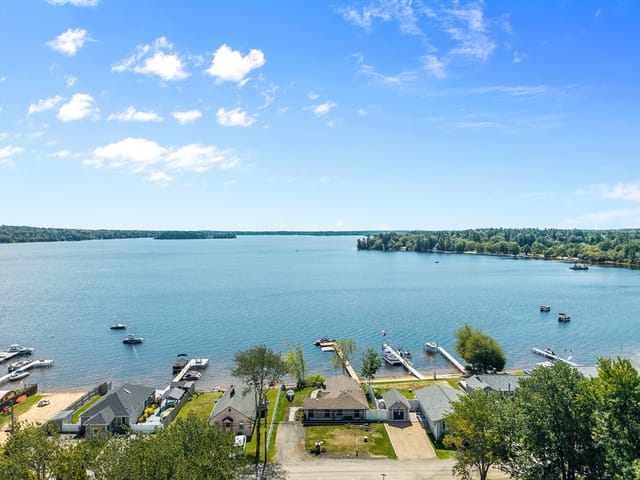 2-bed Single Family at 17 Shore Ave, Lakeville