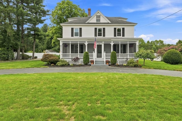 5-bed Single Family at 182 Granville Road, Westfield
