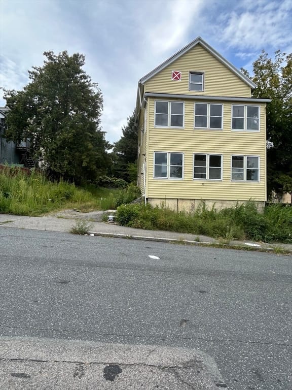 4-bed Multi-Family at 30 Penn Ave, Worcester