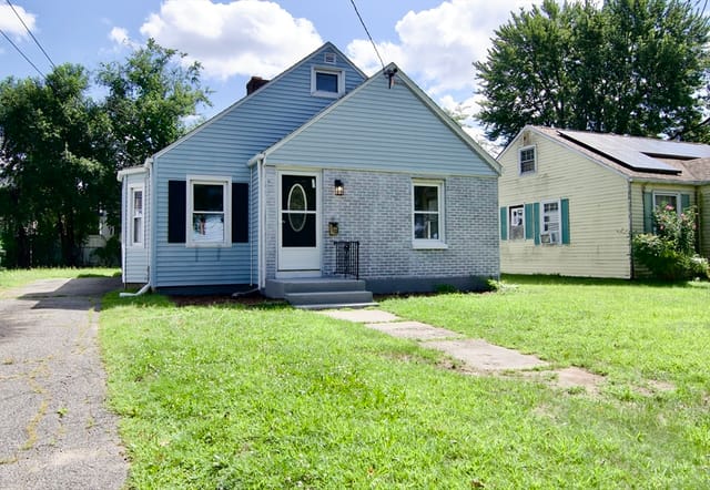 2-bed Single Family at 137 Cloran St, Springfield
