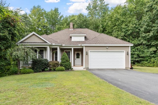 3-bed Single Family at 6 Pheasant Hill Ln, Sterling