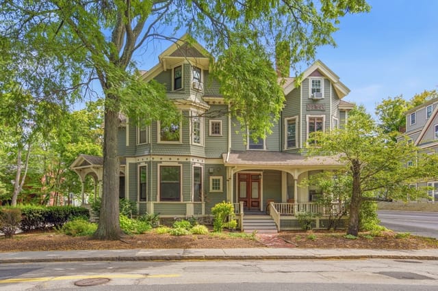 2-bed Condo at 62 Cypress # 1, Brookline
