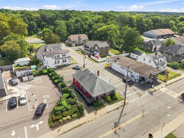 Comercial de 0 habitaciones en 144 S Main St, Acushnet