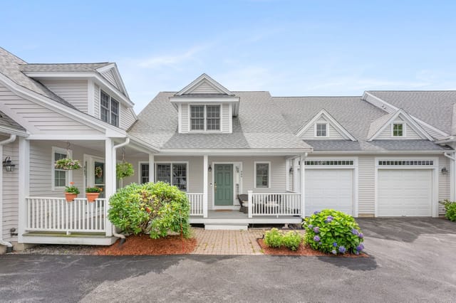 2-bed Condo at 10 Charnstaff Ln # 404, Billerica