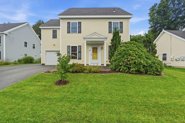 4-bed Single Family at 36 Treehouse Cir, Easthampton