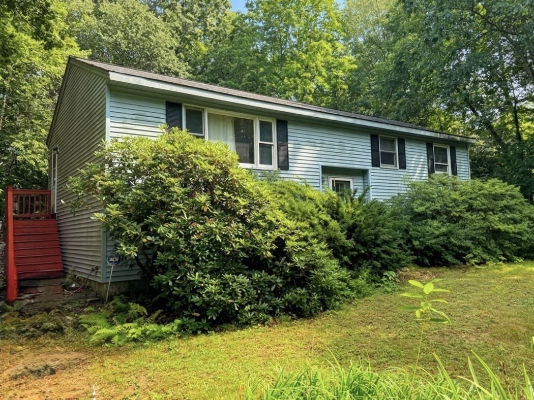 Casa Unifamiliar de 3 quartos em 94 Long Hill Rd, Brookfield