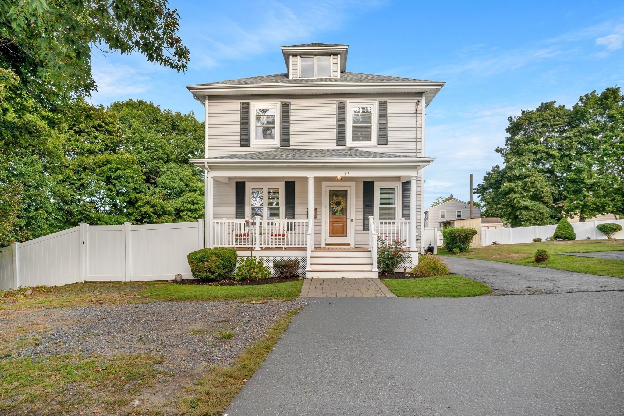 4-bed Single Family at 17 Nowell Street, Saugus