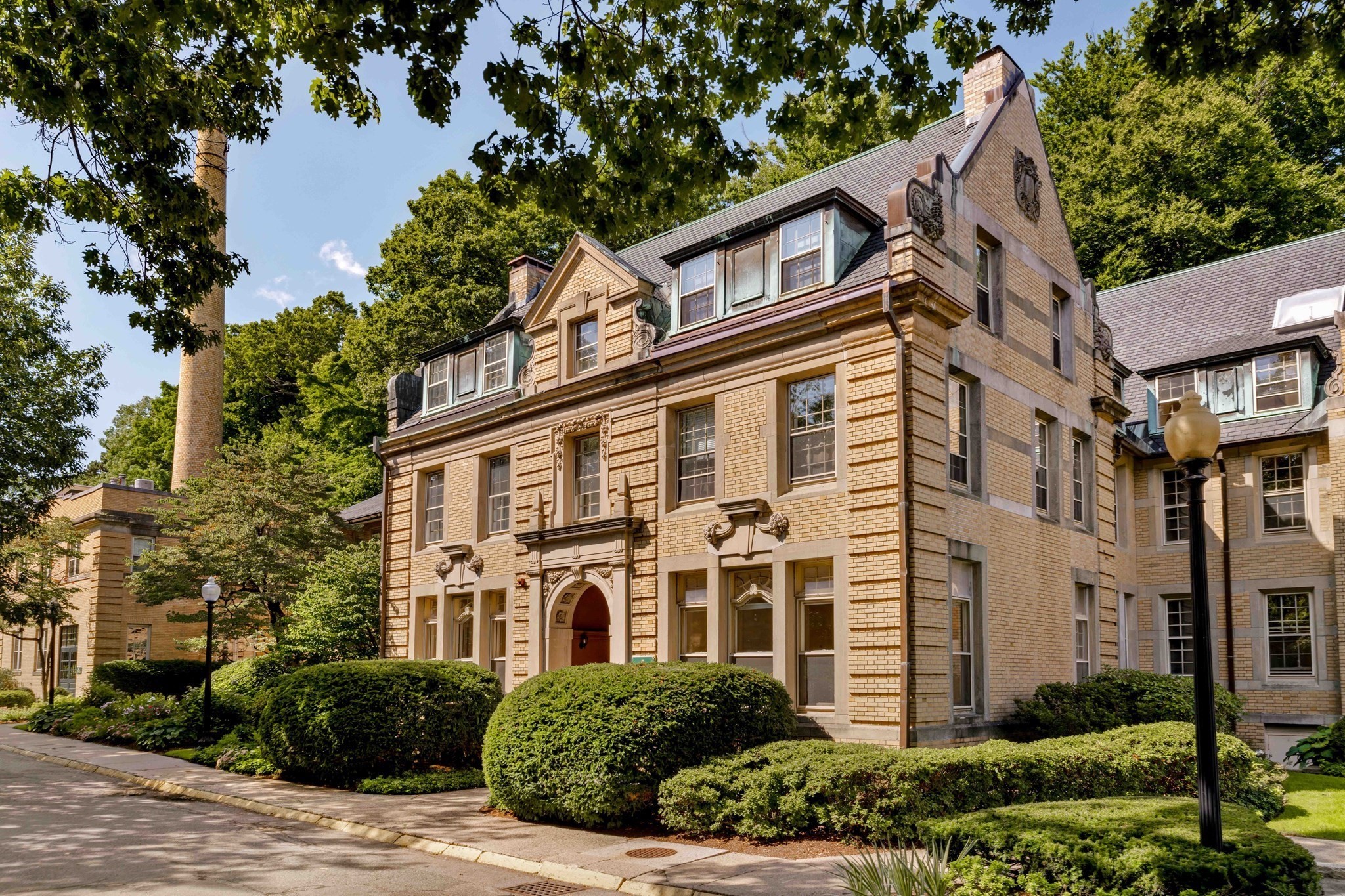 2-bed Condo at 65 Glen Road # H4, Brookline