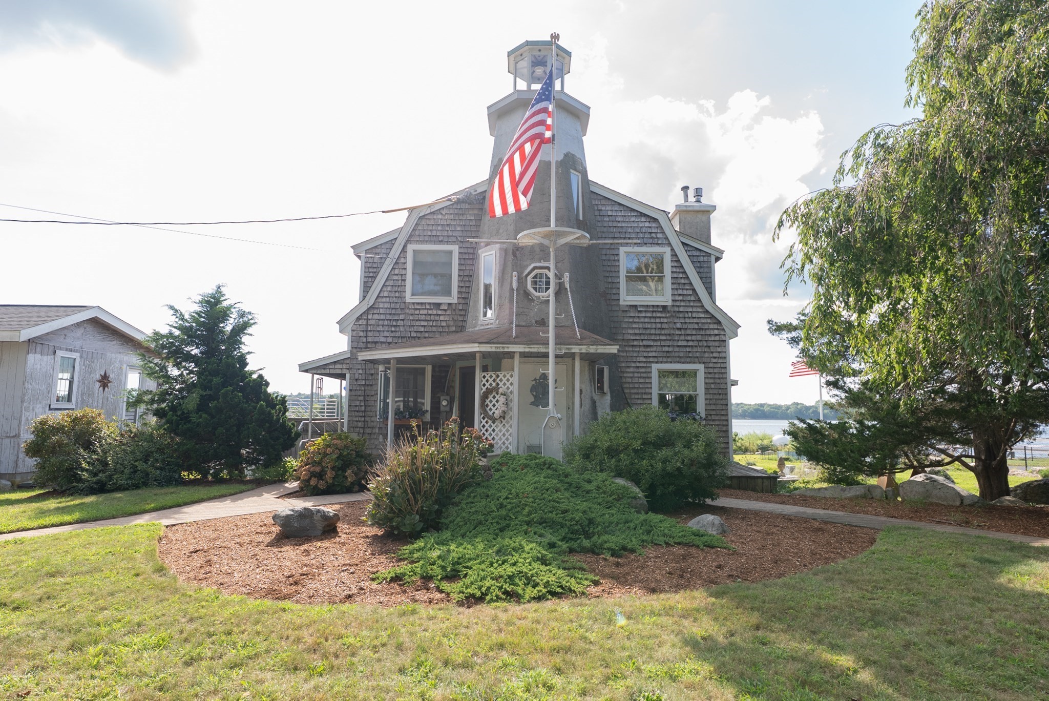 3-bed Single Family at 12 Riverside Dr, Berkley