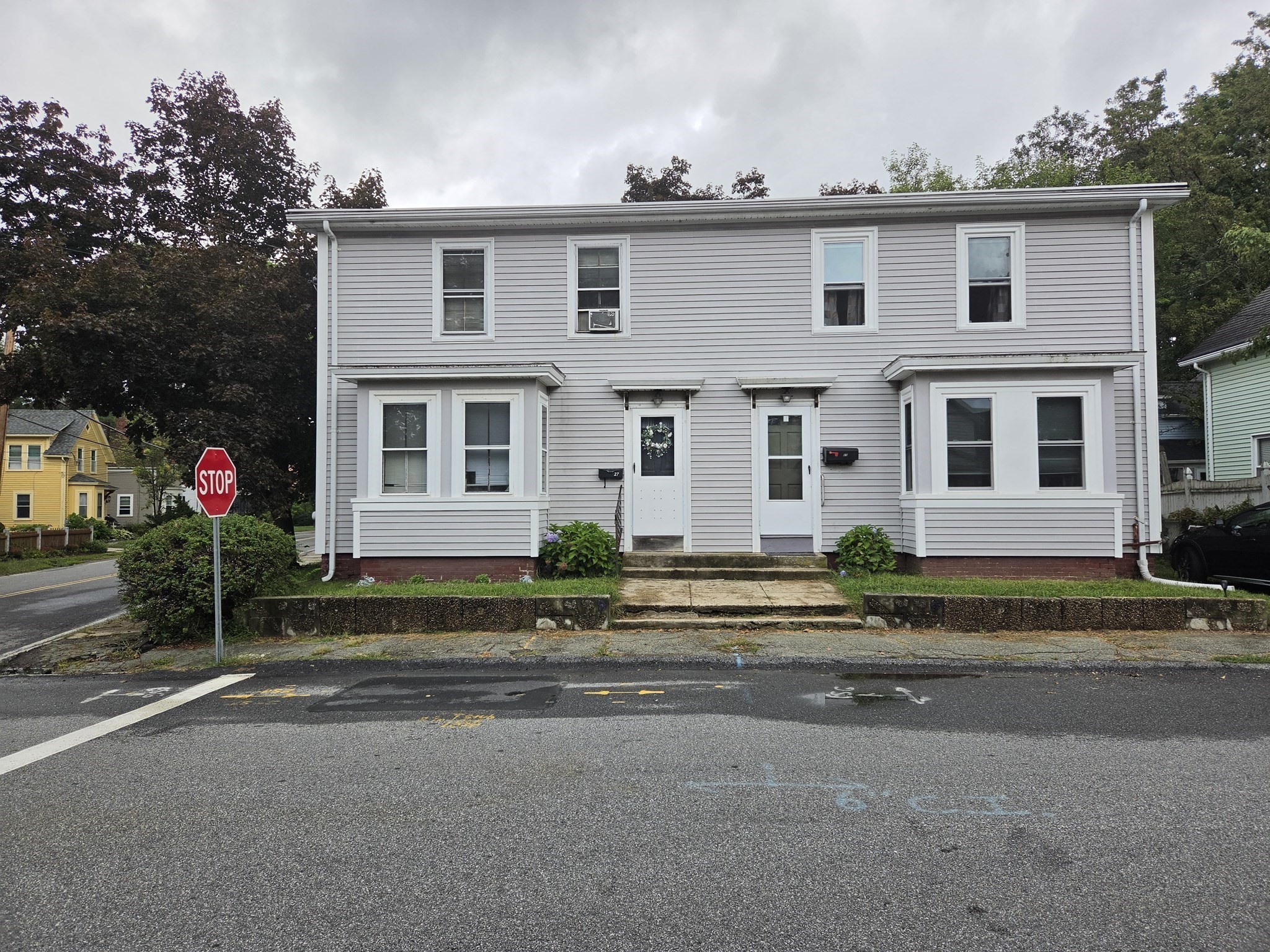 4-bed Multi-Family at 25-27 Brooks St, Maynard