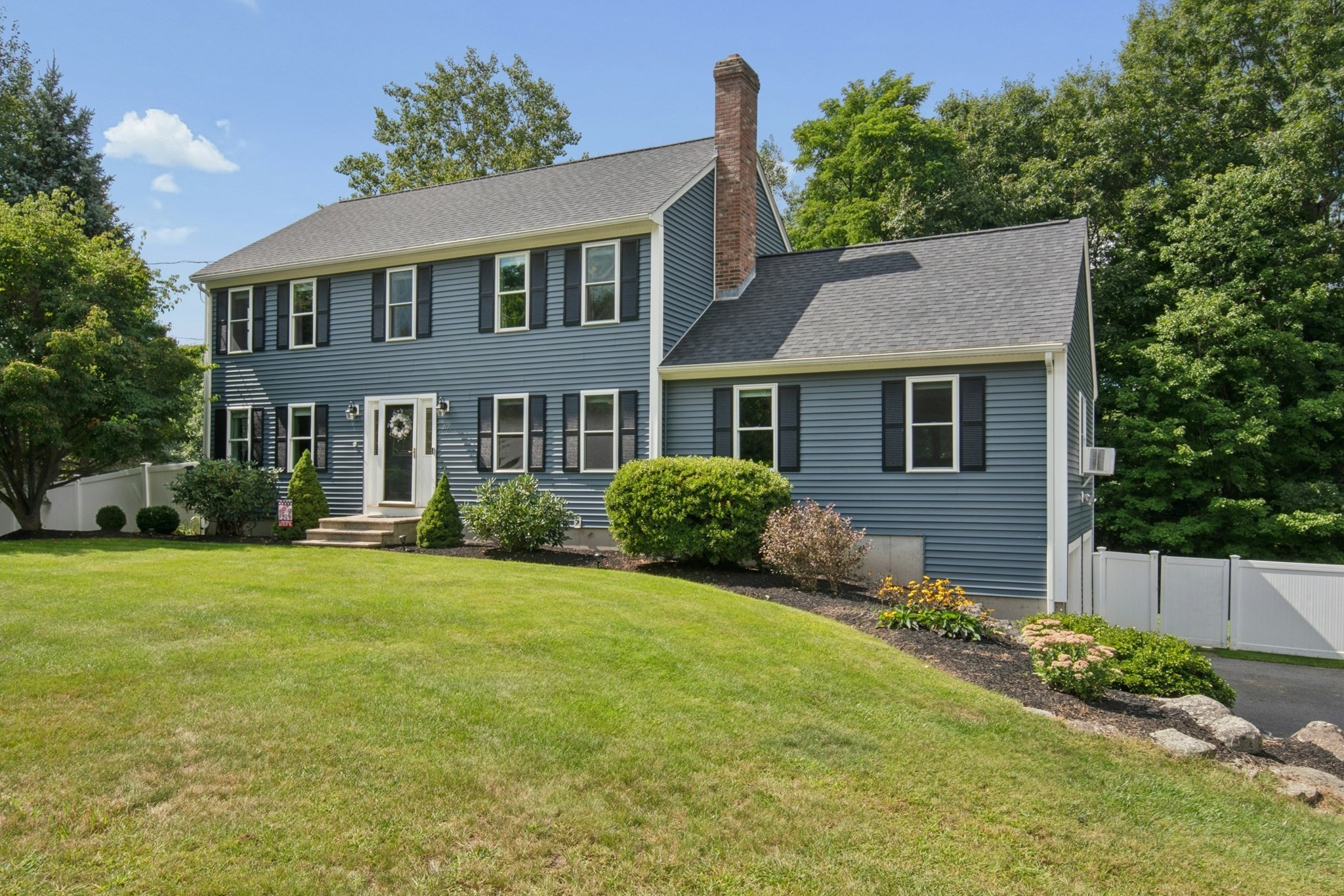 4-bed Single Family at 277 Wachusett Street, Holden