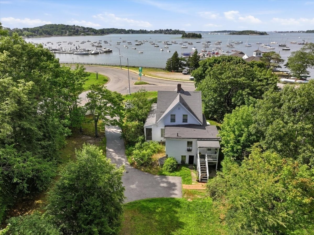 Casa Unifamiliar de 4 quartos em 45 Summer Street, Hingham