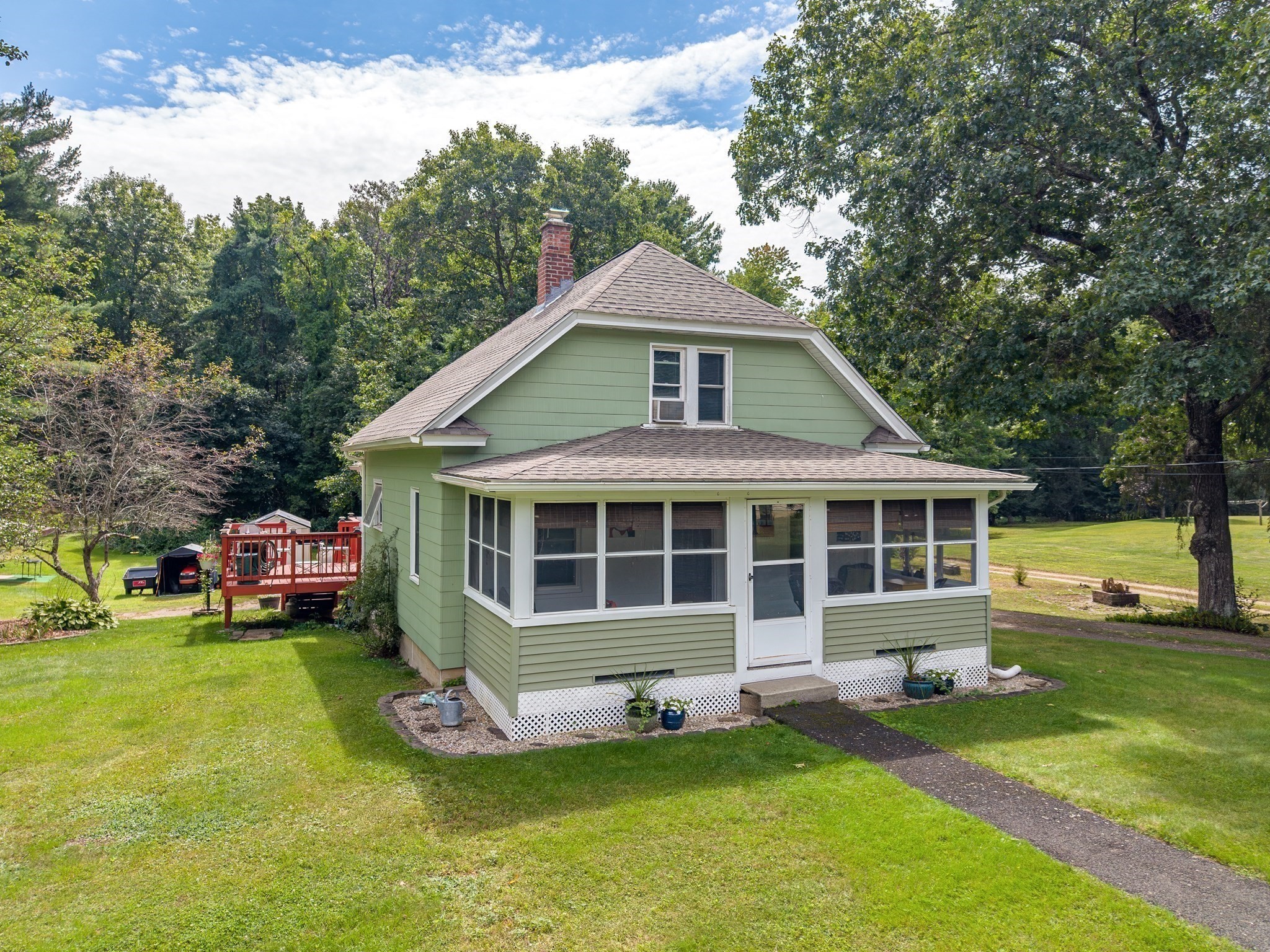 2-bed Single Family at 123 Metacomet St, Belchertown