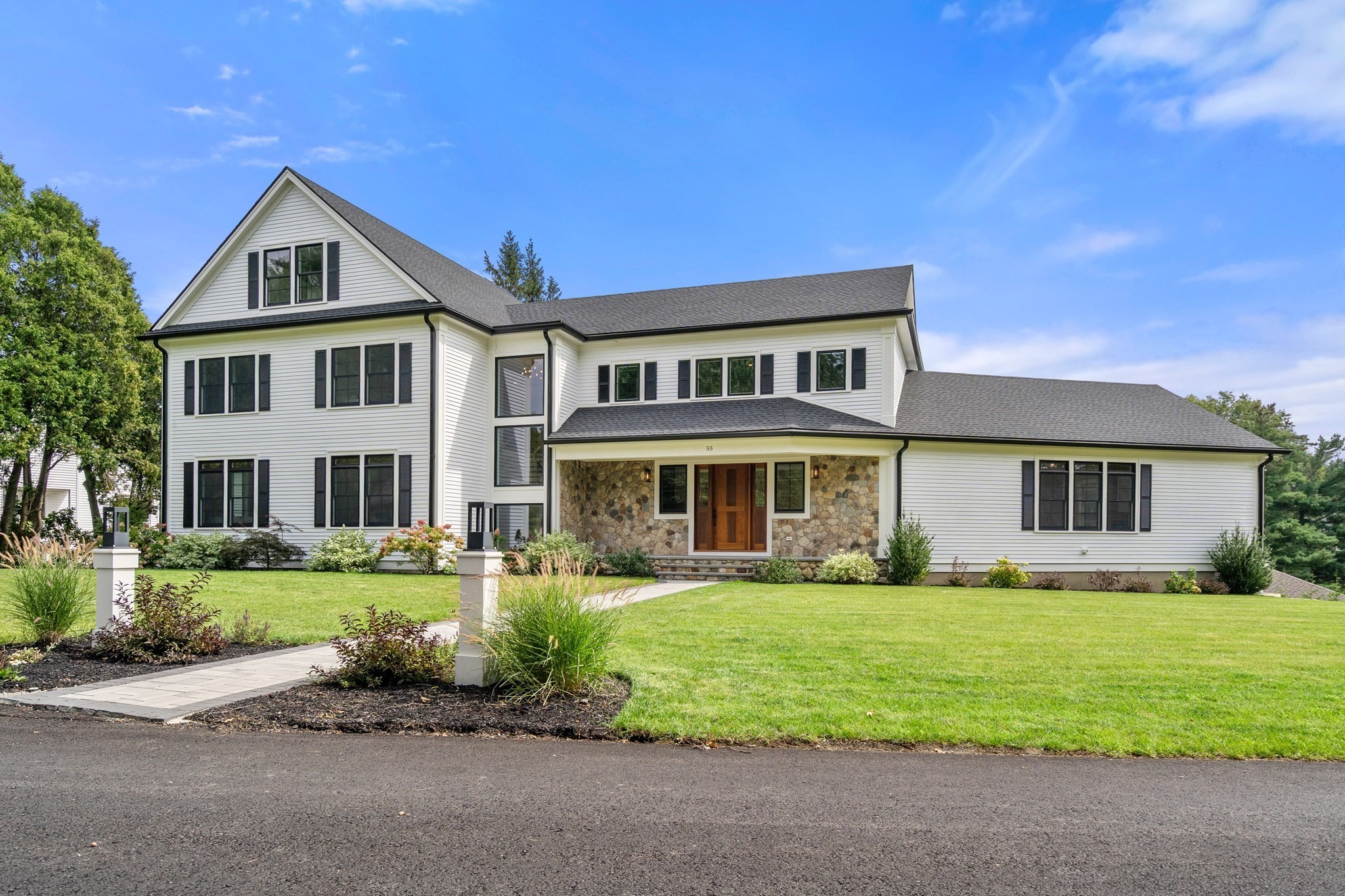 Casa Unifamiliar de 5 habitaciones en 55 Crestview Rd, Belmont