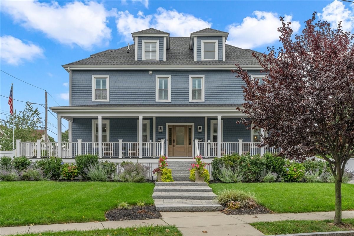 Multifamiliar de 6 habitaciones en 74-76 Butler Rd, Quincy
