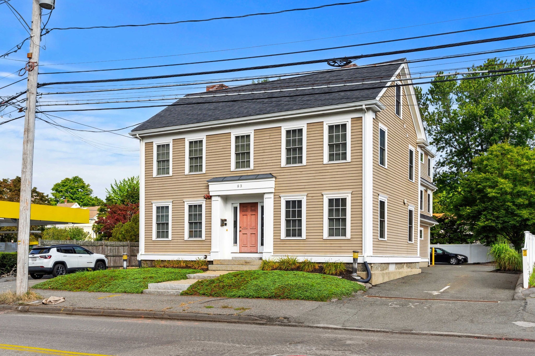 Multifamiliar de 5 habitaciones en 83 Holten St, Danvers