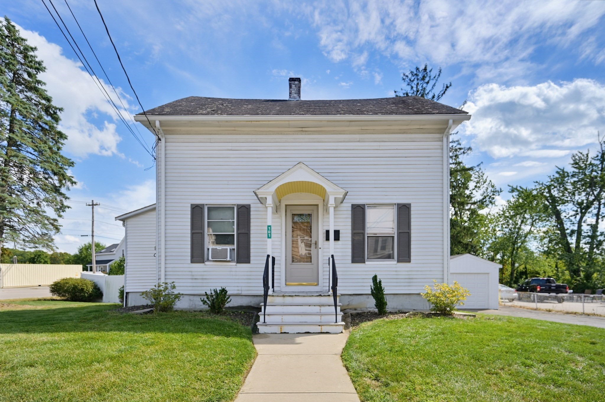 Casa Unifamiliar de 2 quartos em 101 Fisher St, North Attleboro