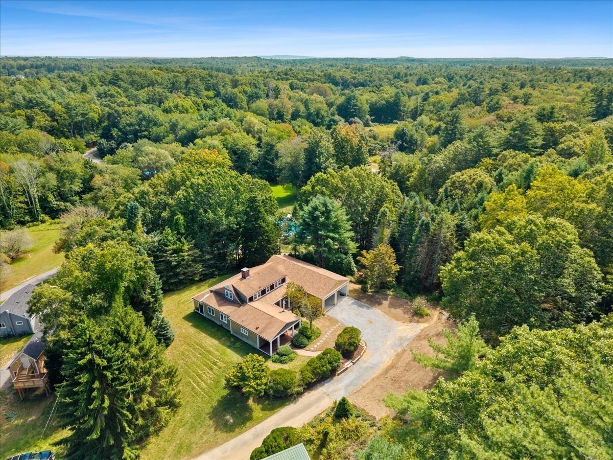 3-bed Single Family at 431 Moraine St, Marshfield