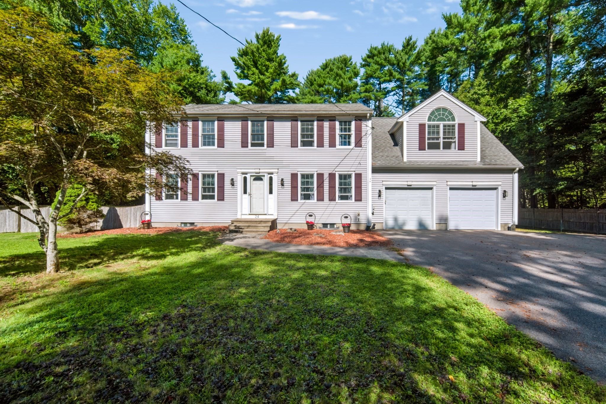 Casa Unifamiliar de 3 quartos em 24 Evergreen Rd, Lakeville
