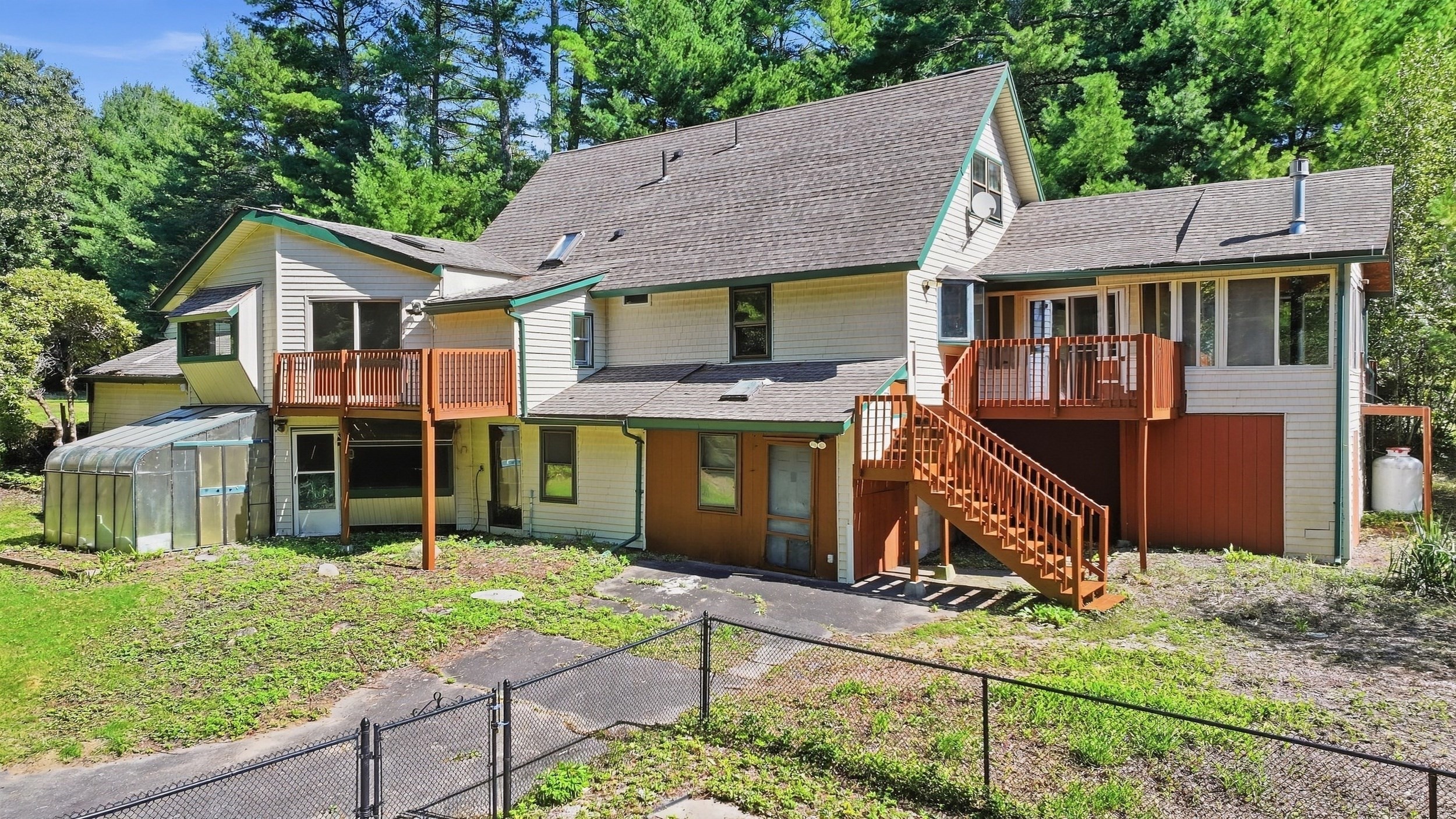 3-bed Single Family at 5 Old Farm Cir, Belchertown