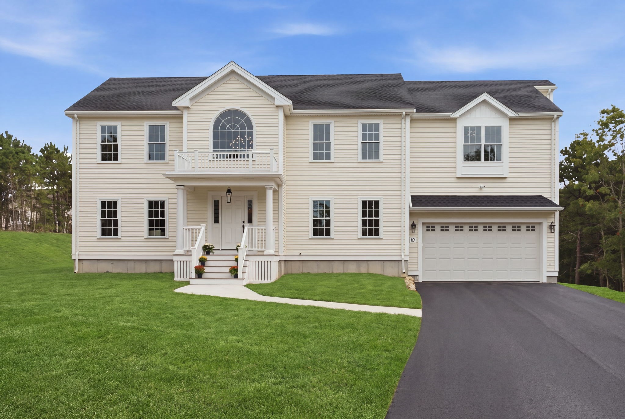 4-bed Single Family at 10 Citation Dr, Plymouth