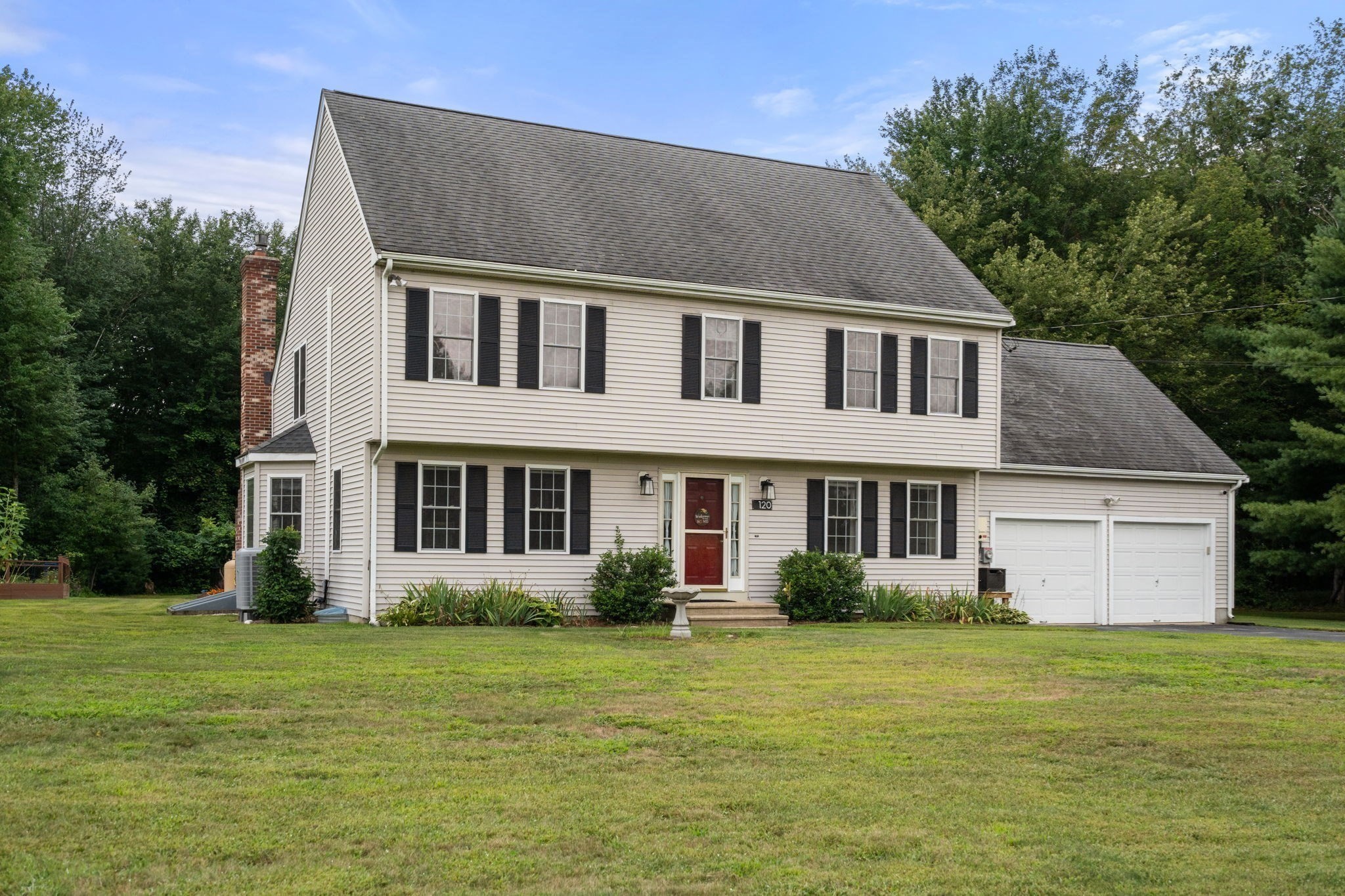4-bed Single Family at 120 North Ave, Mendon