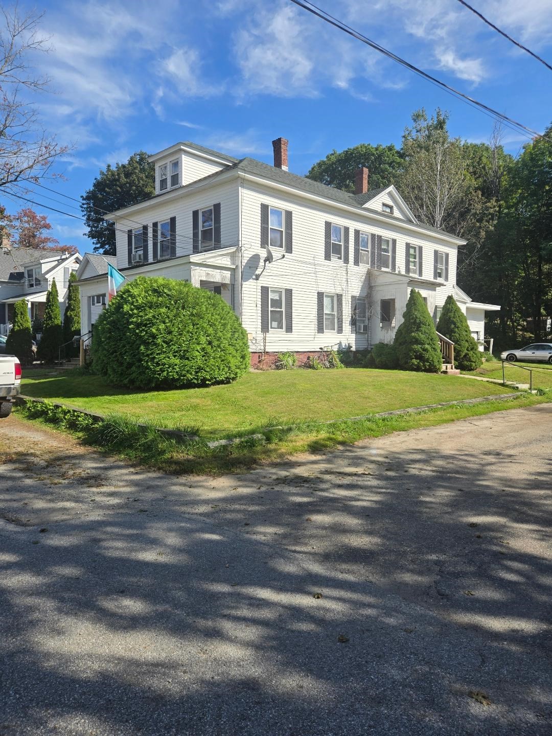 Multifamiliar de 5 habitaciones en 324 Front St, Winchendon