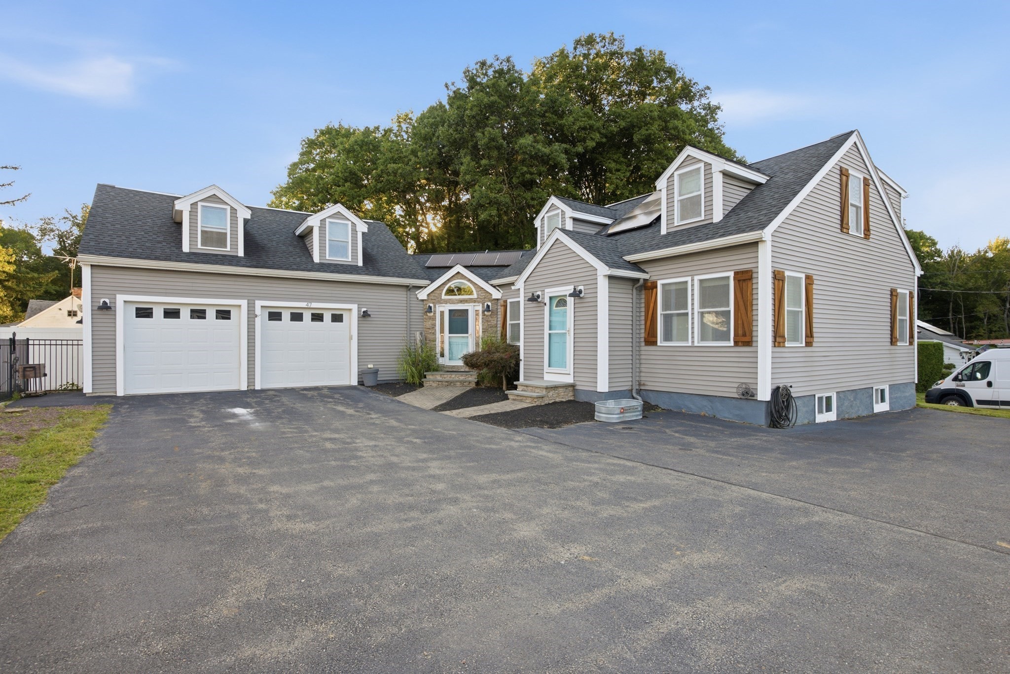 3-bed Single Family at 47 John St, Lunenburg