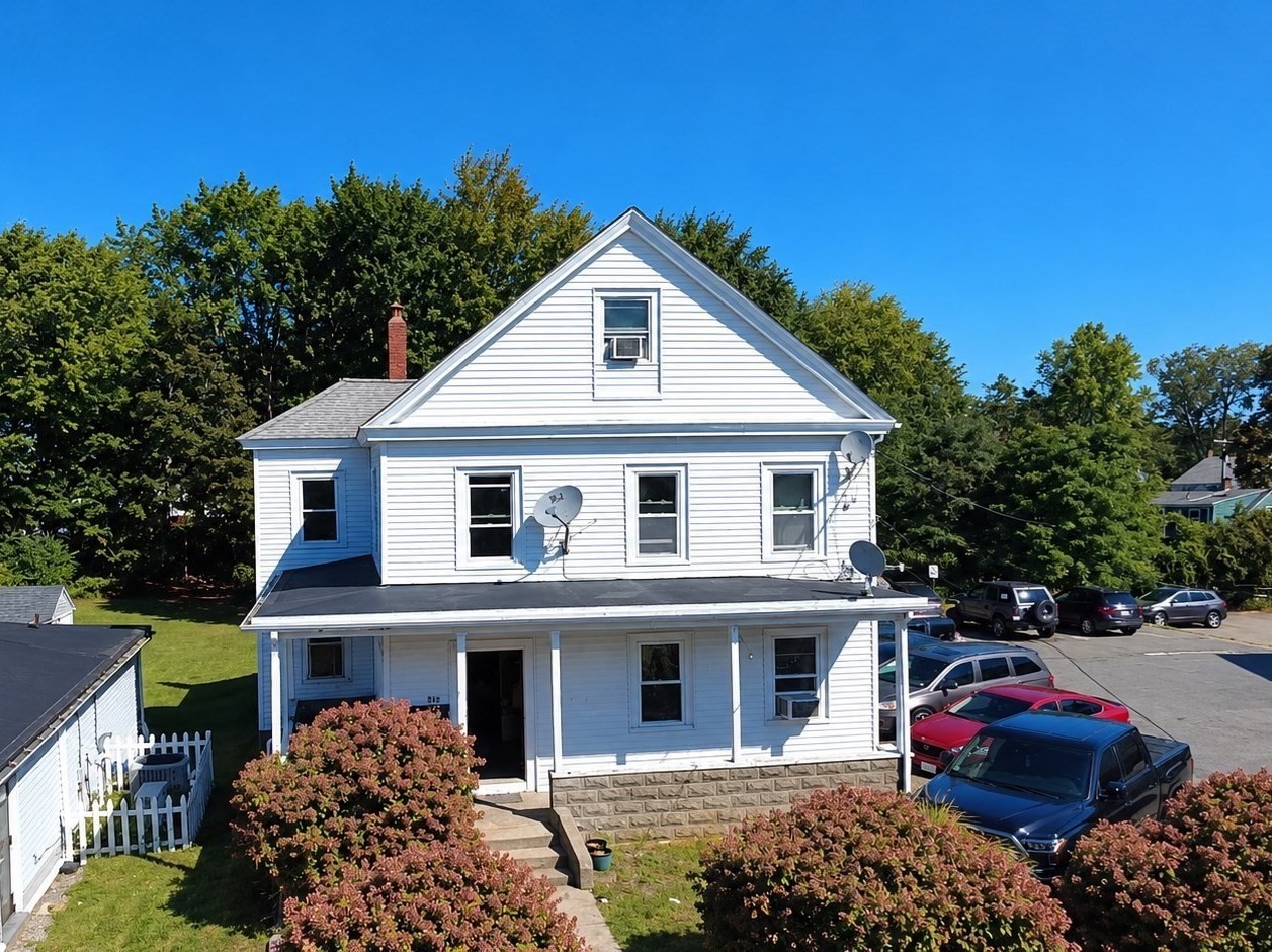 Multifamiliar de 3 habitaciones en 240 North Ave, Abington