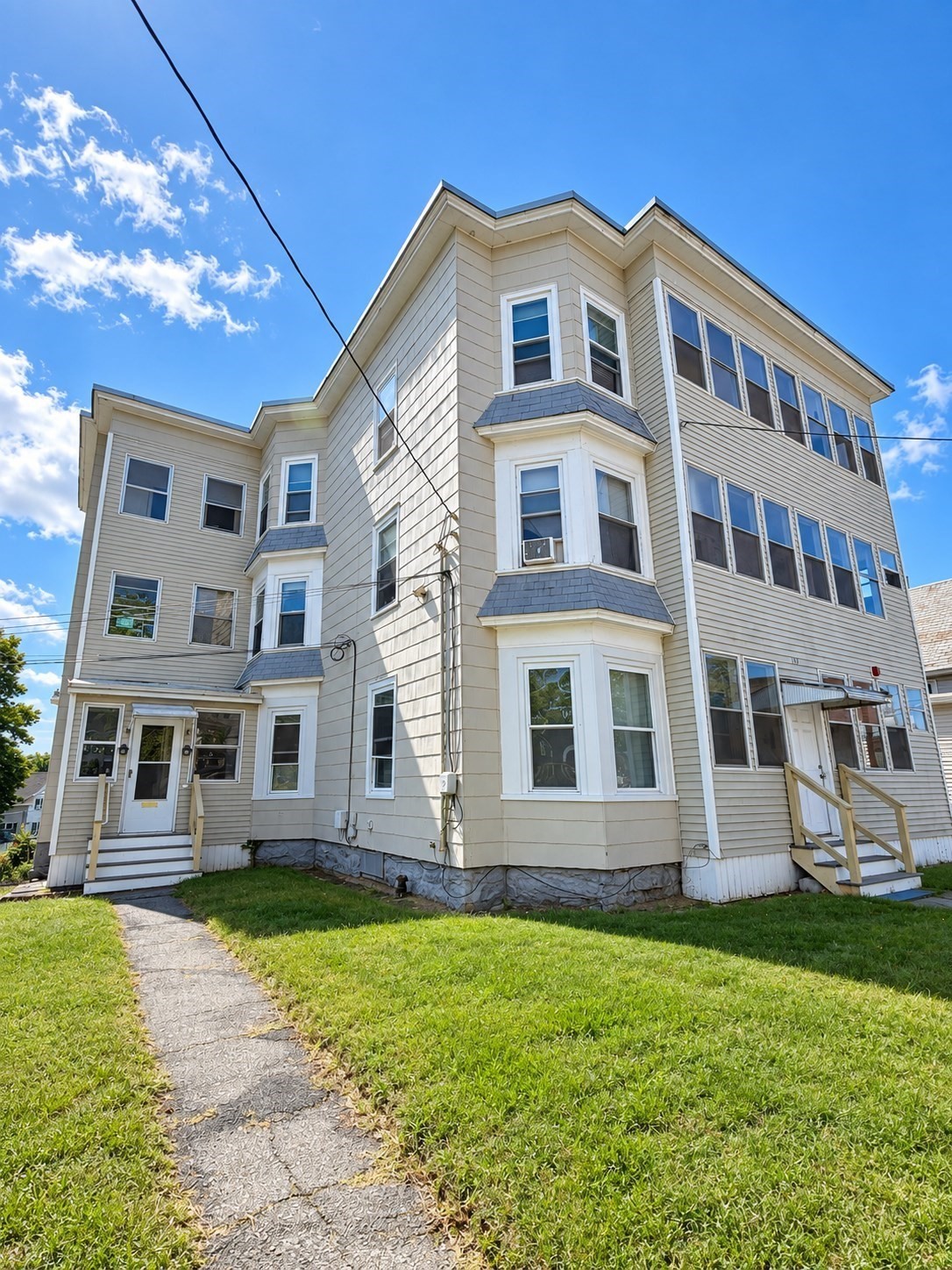 9-bed Multi-Family at 113 Spruce, Leominster