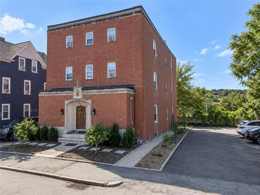11-bed Multi-Family at 67 Ridge St, Providence