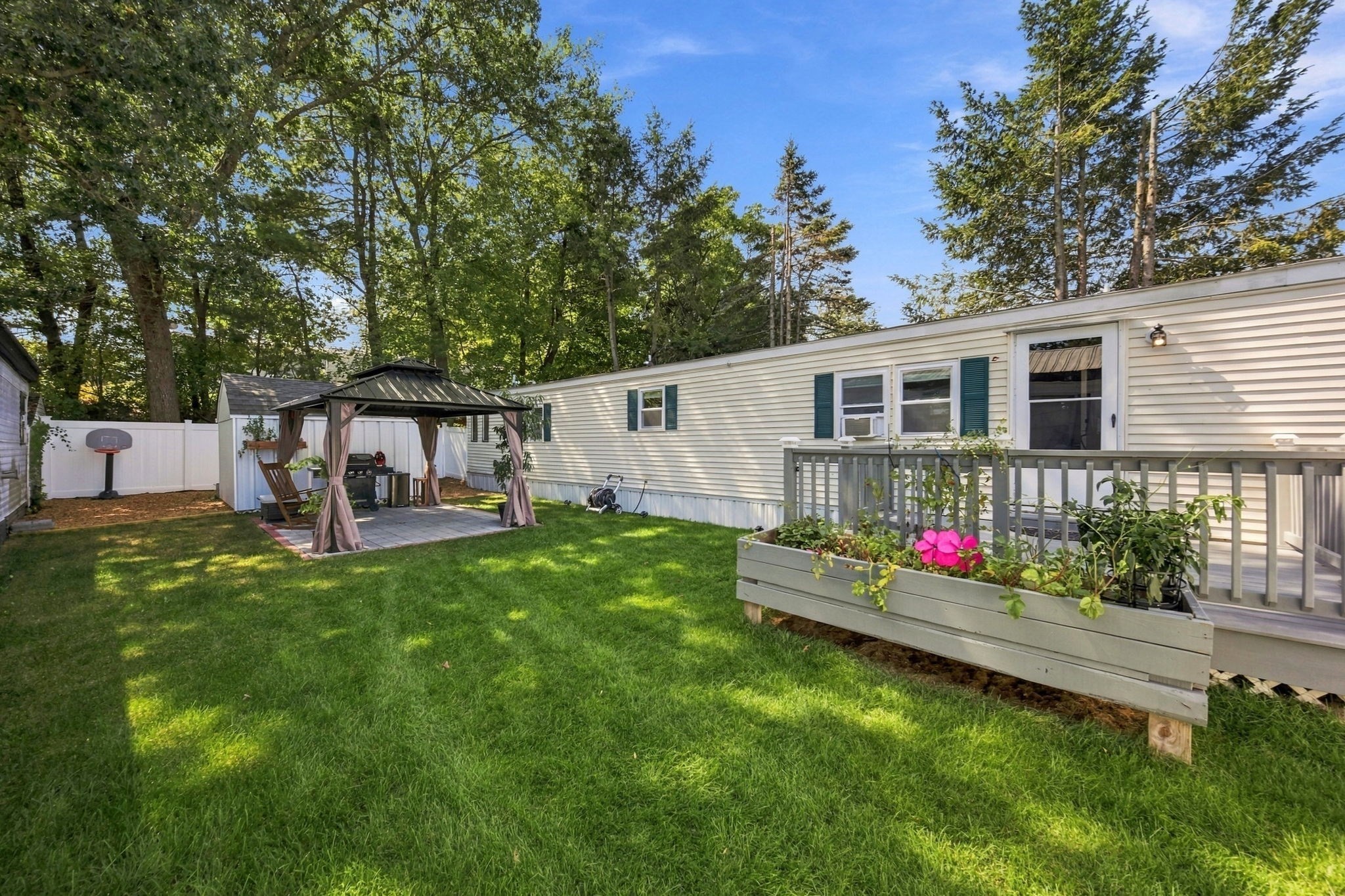 2-bed Single Family at 176 Lakeview Street, Tewksbury