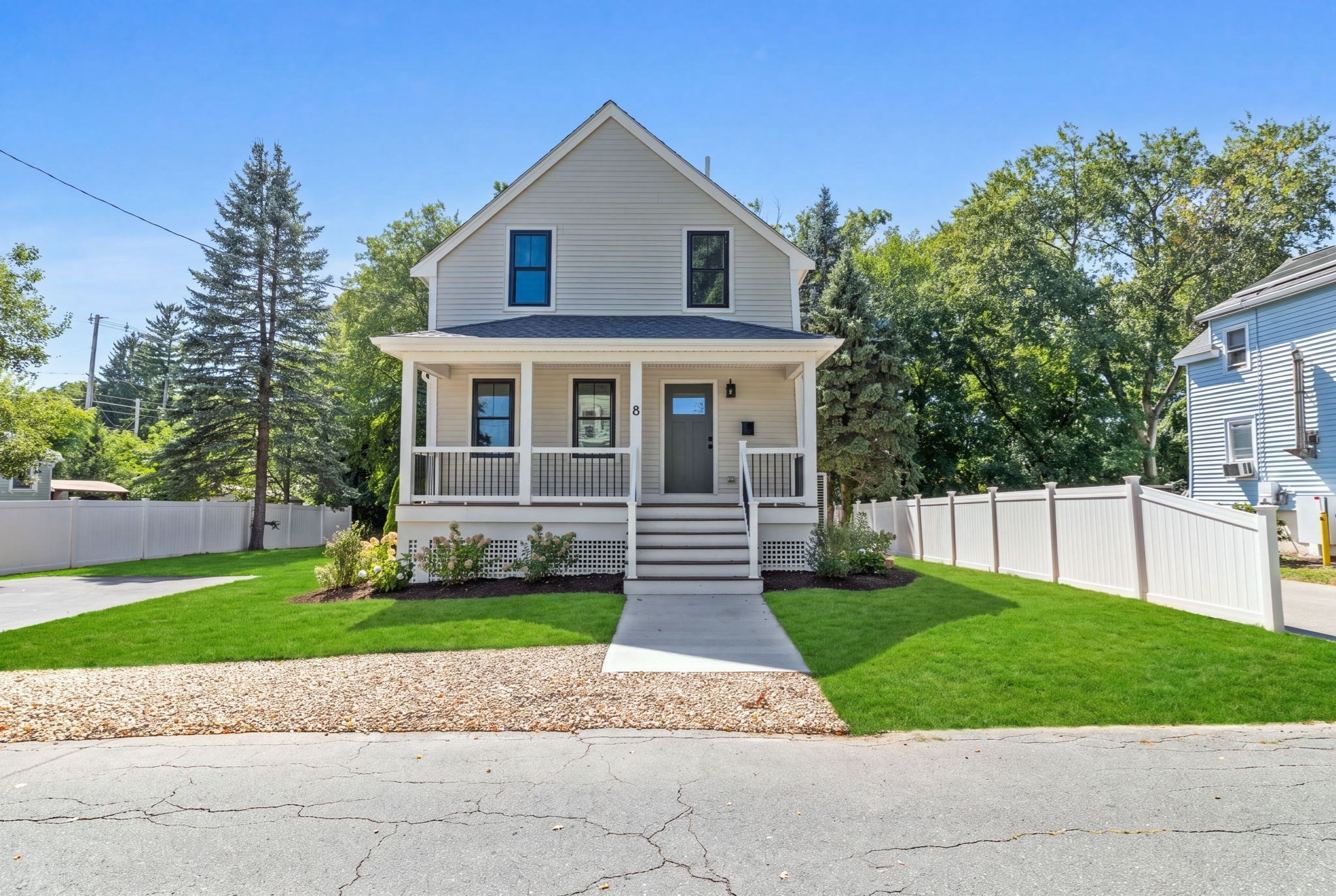 3-bed Single Family at 8 Rodman Rd, Ashland