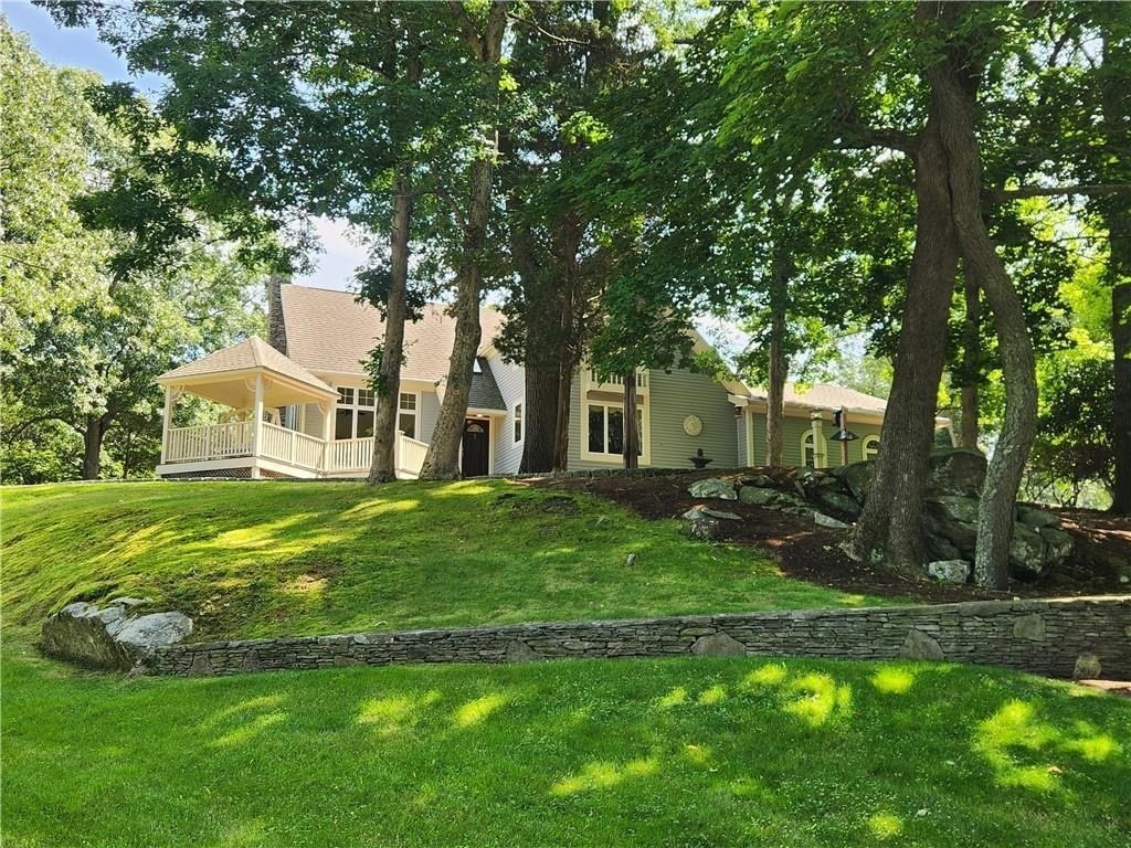 3-bed Single Family at 242 Church Pond, Tiverton