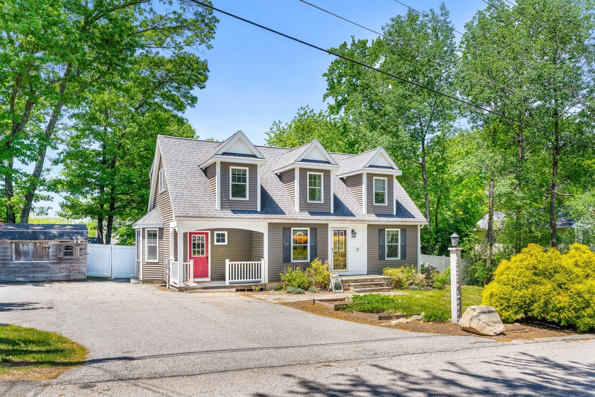 3-bed Single Family at 11 Woodbury Rd, Billerica