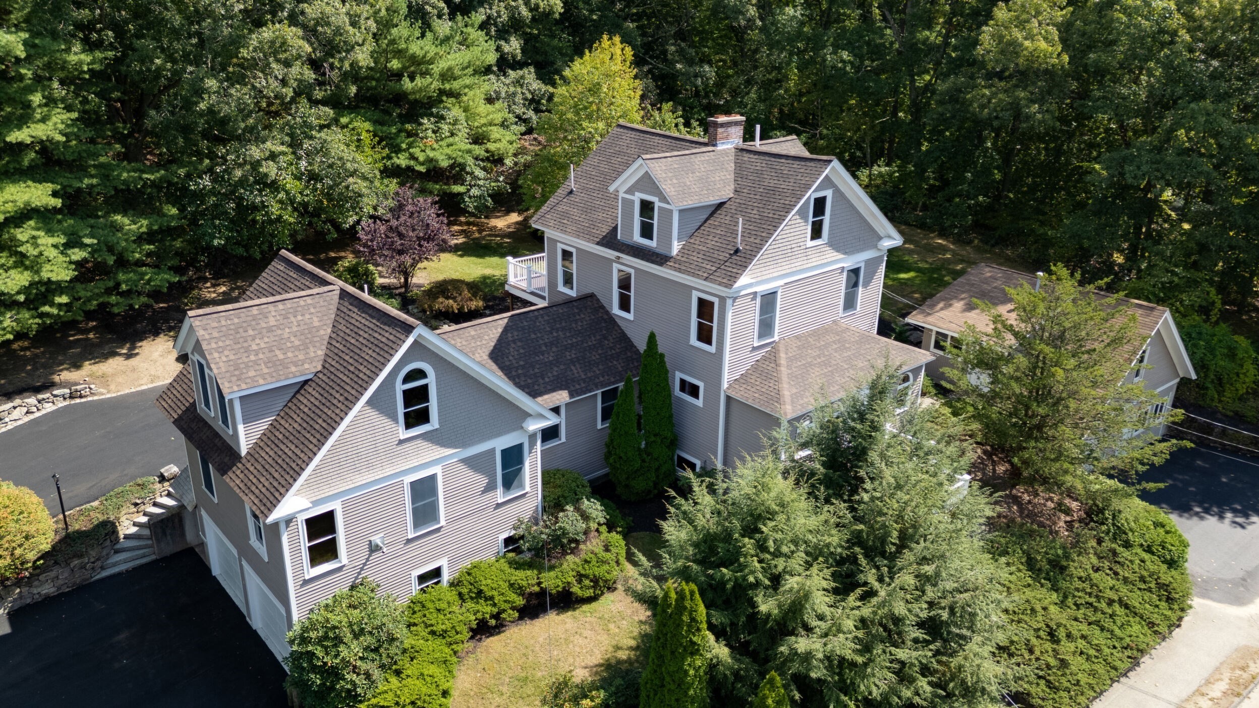 5-bed Single Family at 82 N Quinsigamond Ave, Shrewsbury
