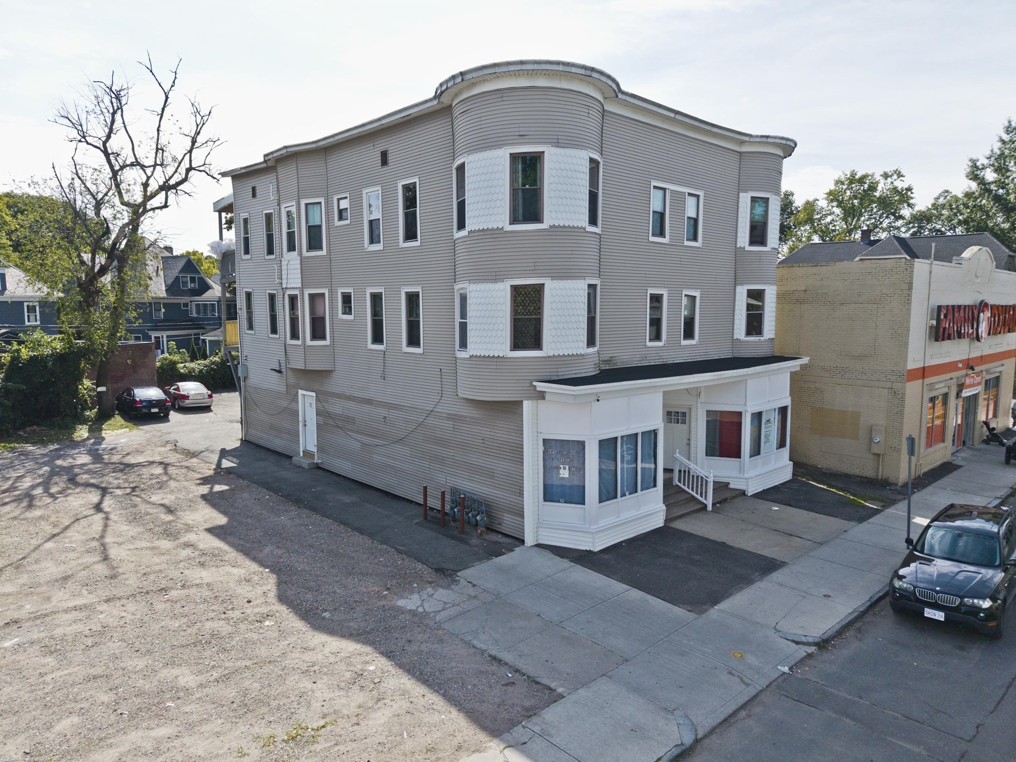 Multifamiliar de 8 quartos em 298-302 Belmont Ave, Springfield