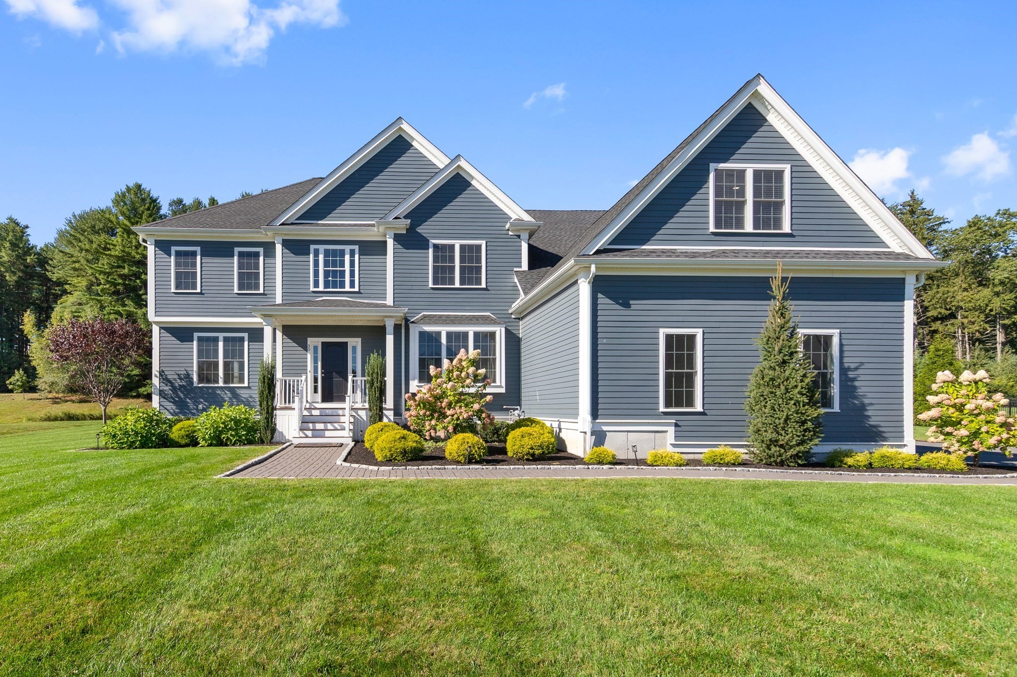Casa Unifamiliar de 4 quartos em 30 Beech Street, Millis