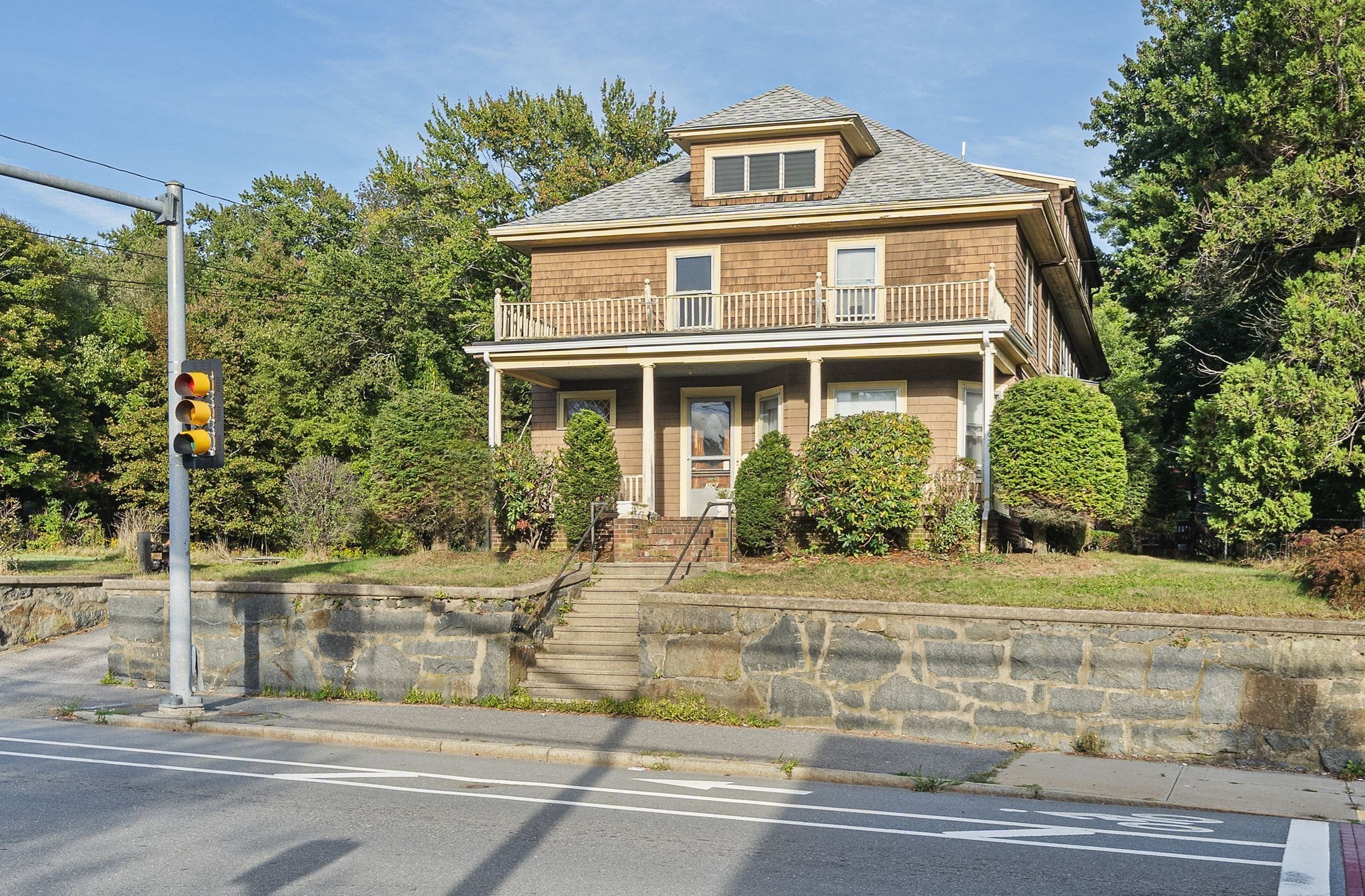 6-bed Multi-Family at 305 South Franklin St, Holbrook