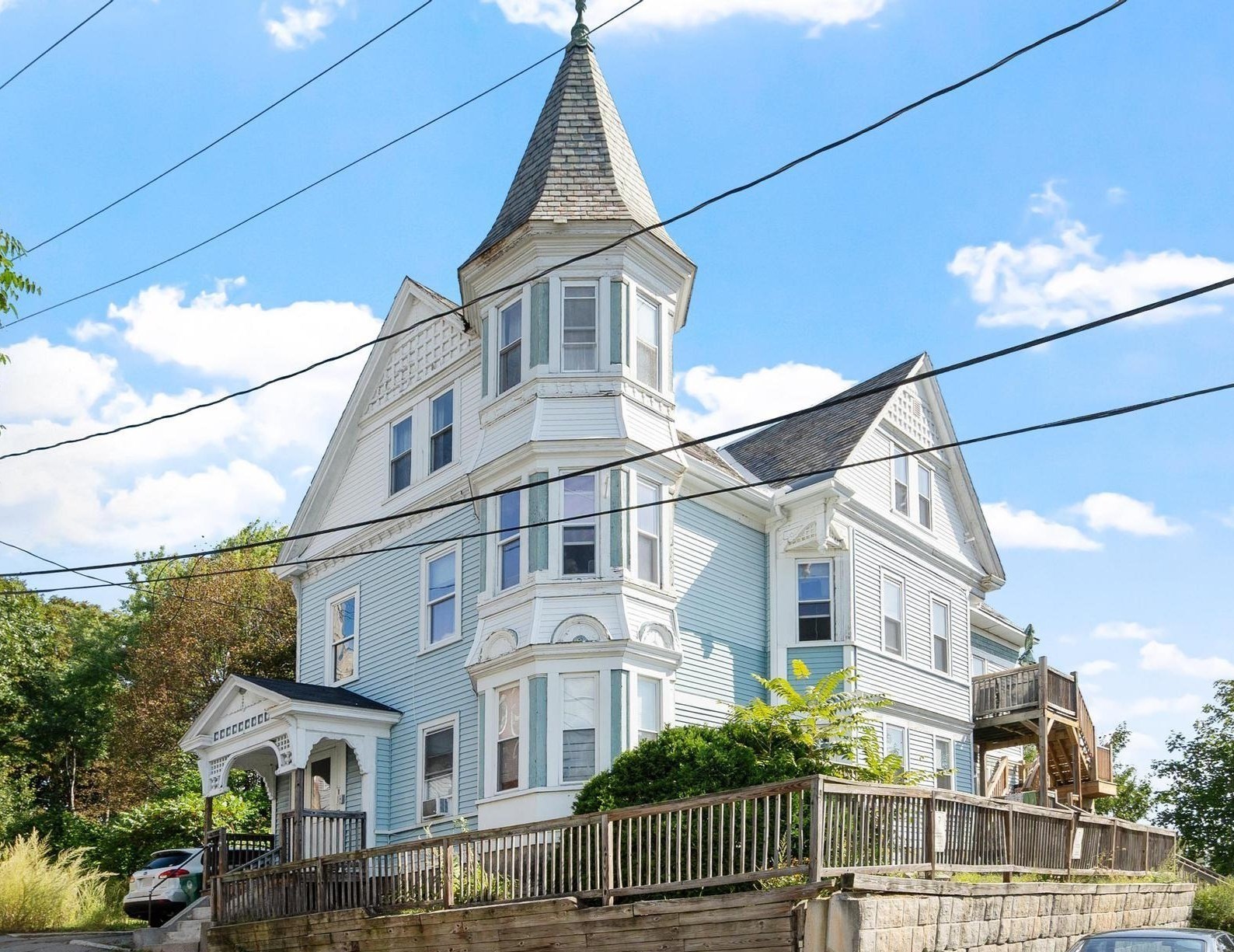 9-bed Multi-Family at 9 Mount Vernon St, Fitchburg