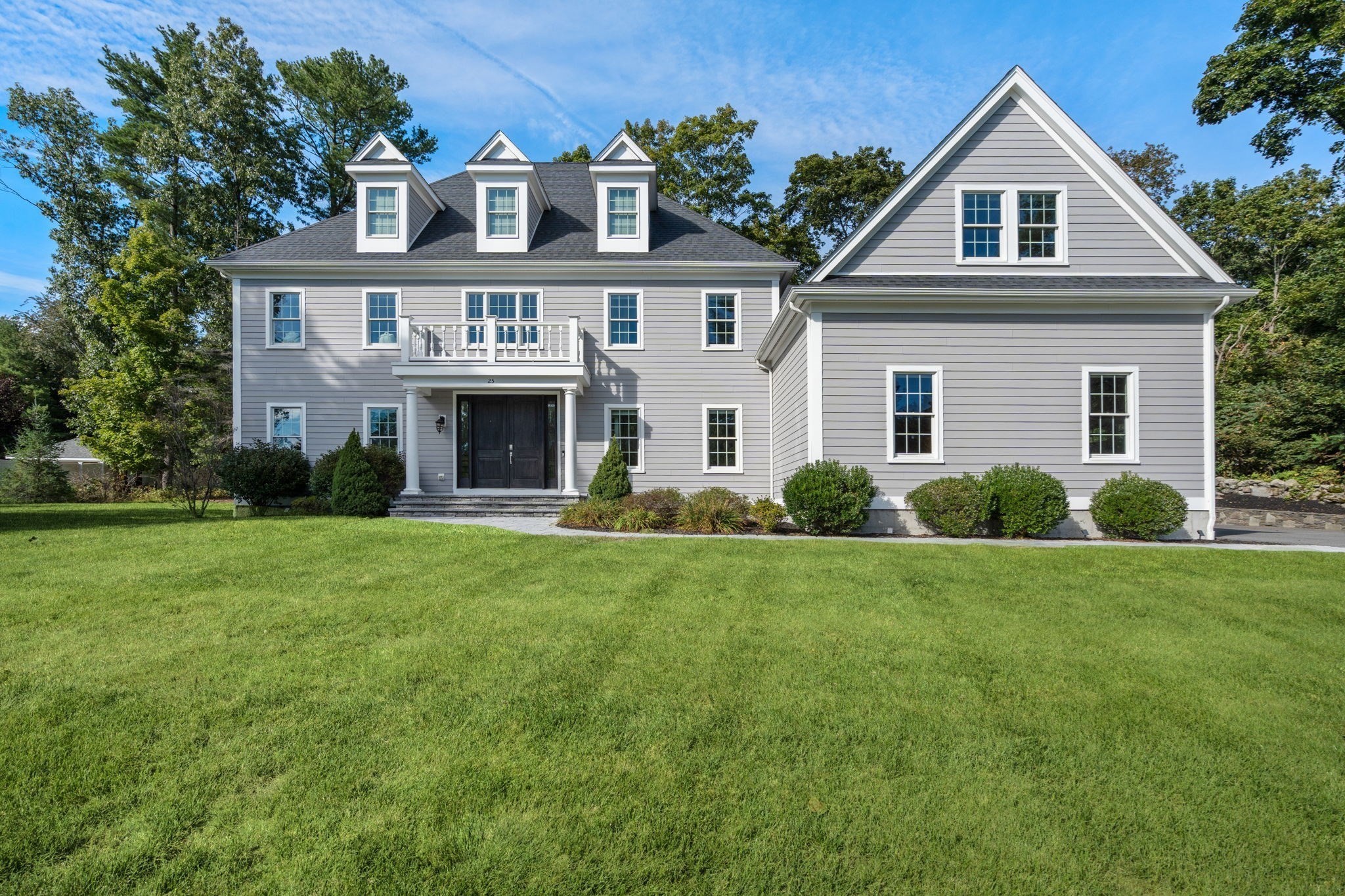 4-bed Single Family at 25 Hedgerow Lane, Westwood