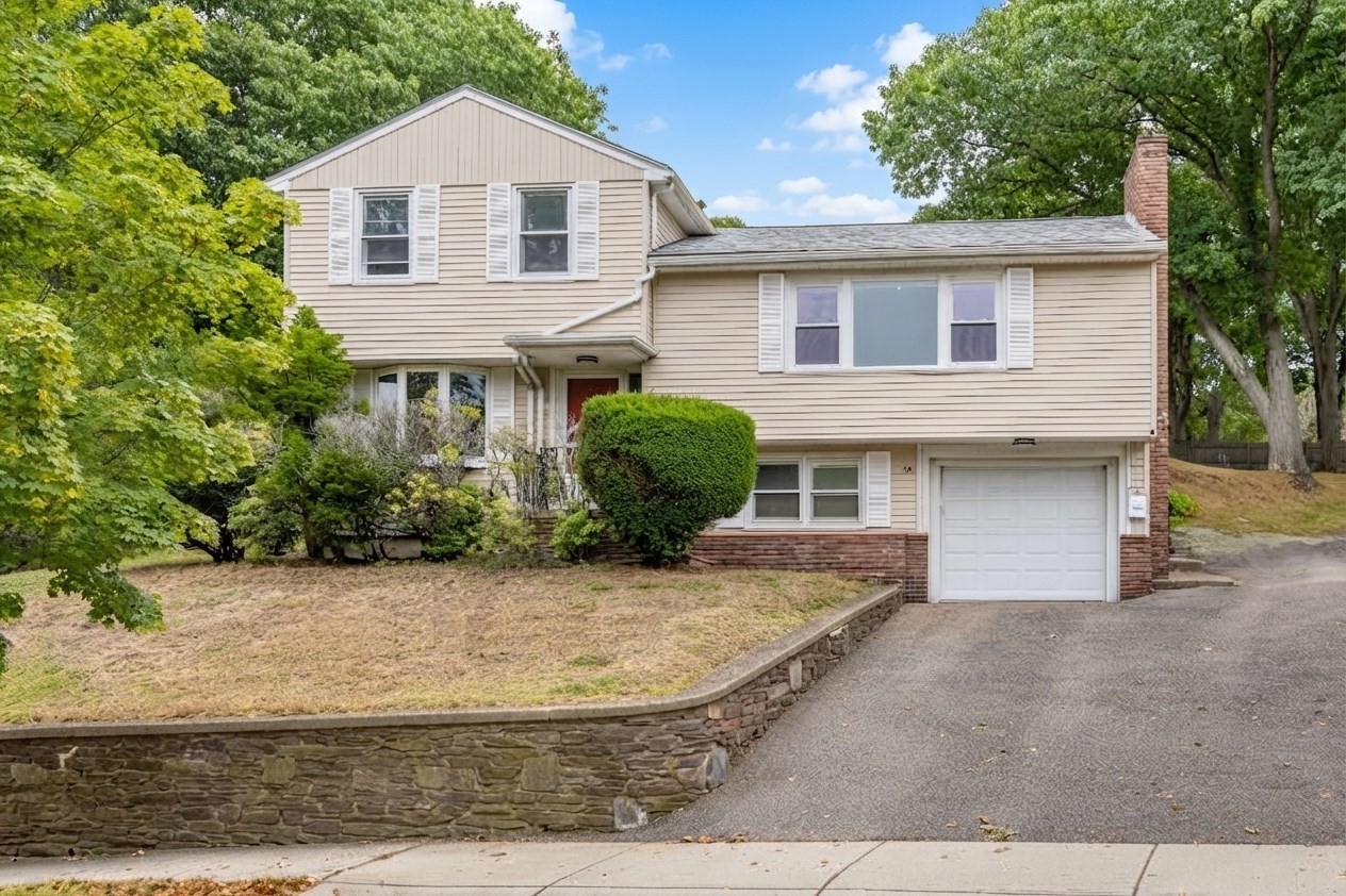 3-bed Single Family at 68 Faxon Ln, Quincy