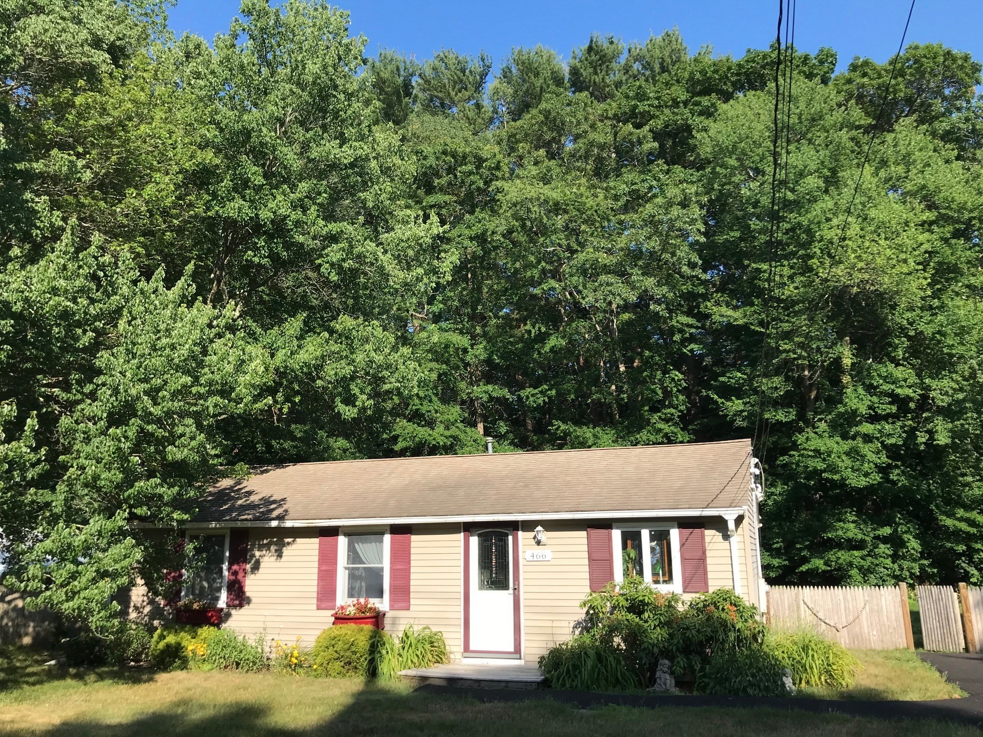 3-bed Single Family at 466 Mattakessett St, Pembroke