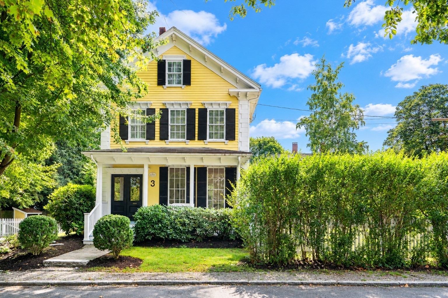 4-bed Single Family at 3 Davis Avenue, Newton