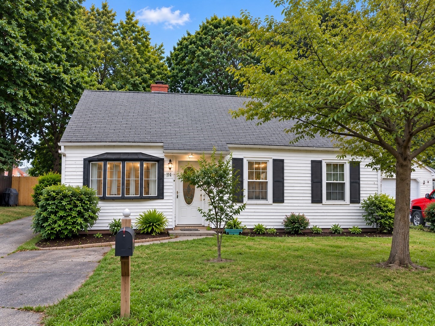 3-bed Single Family at 19 Rayburn Rd, Stoughton