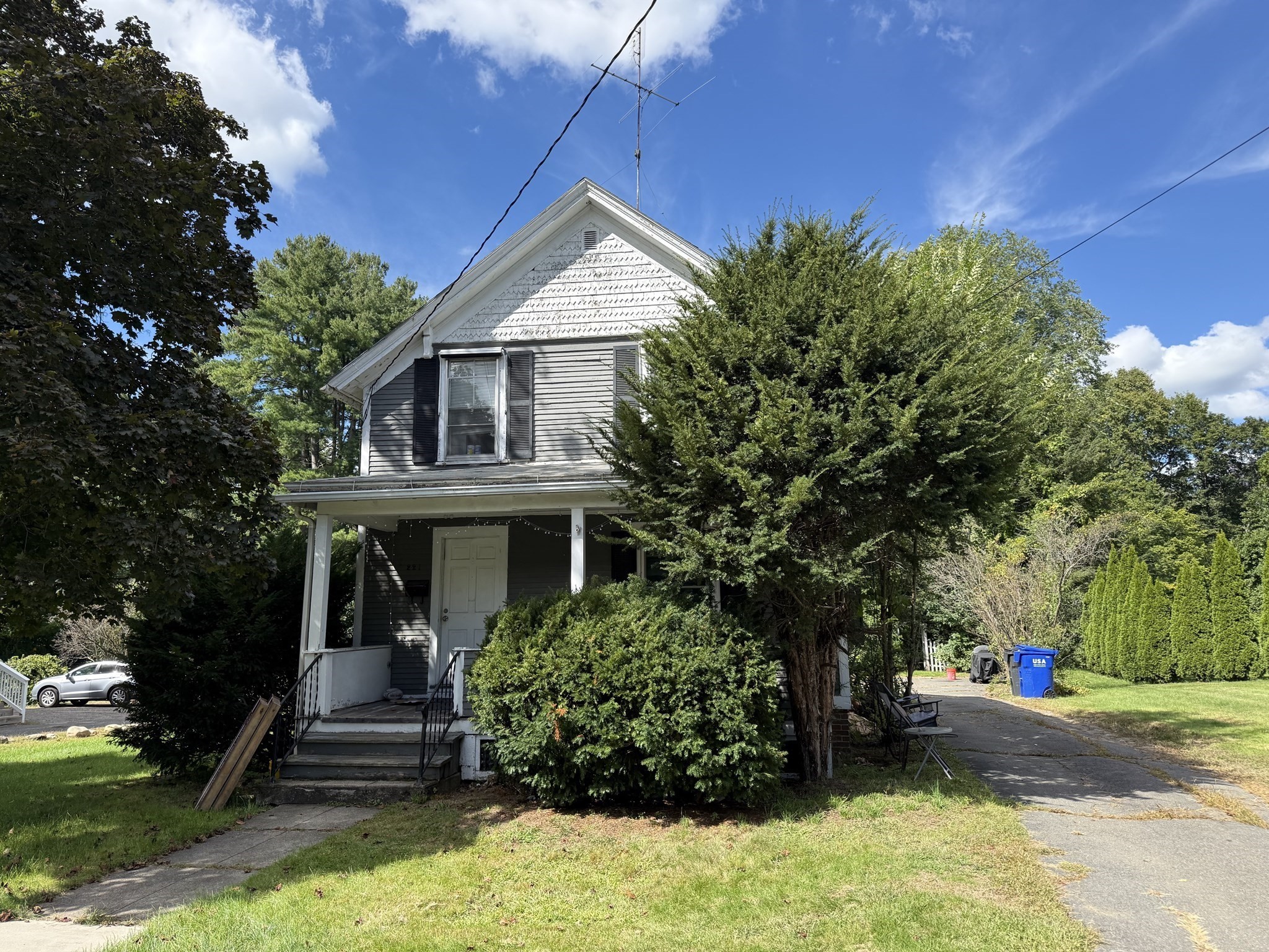 4-bed Single Family at 221 Northampton Rd, Amherst