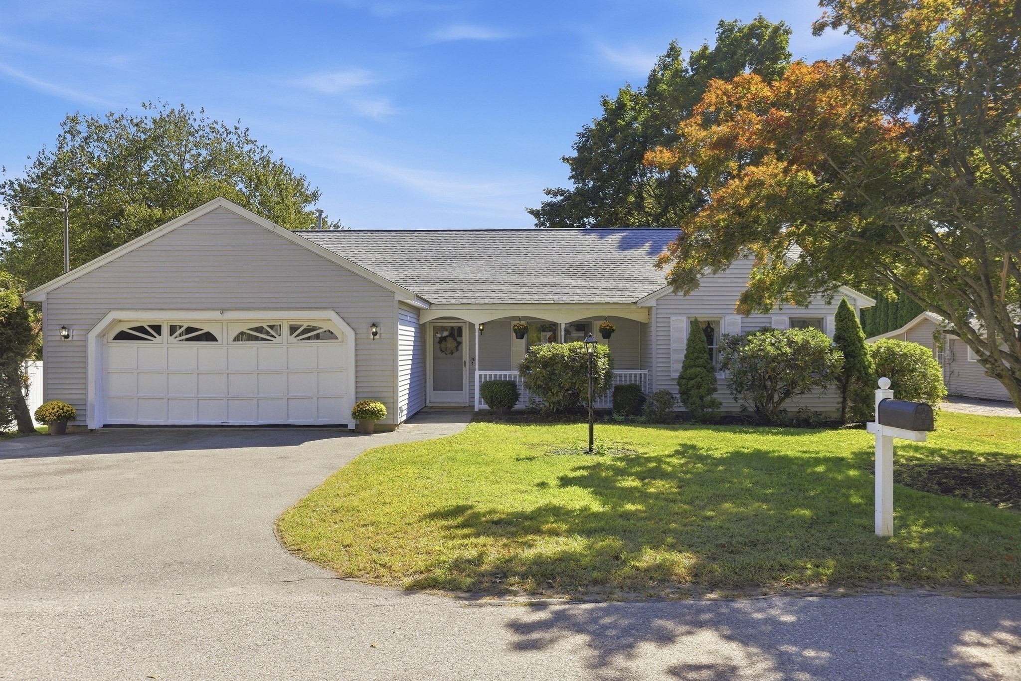 2-bed Single Family at 20 Elm St, Dracut